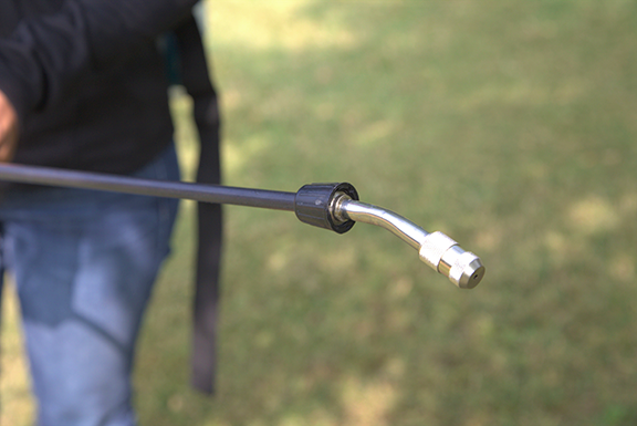 Uses for Lawn Sprayer Nozzles and Wands